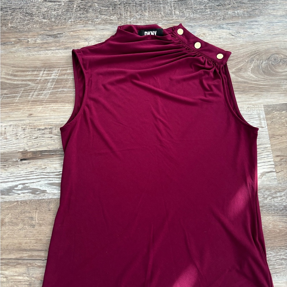 ❤️ DKNY Rich Burgundy Sleeveless Top with Gold Button Accents, Sz S